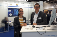 Zwei Kollegen des LSI am it-sa Stand