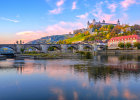 Alte Mainbrücke Würzburg mit Blick zur Residenz